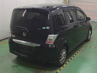 HONDA FREED 2013