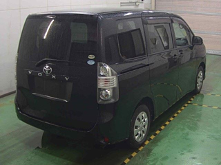 TOYOTA VOXY 2009