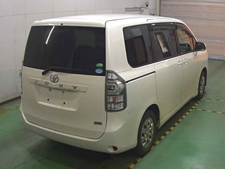 TOYOTA VOXY 2012