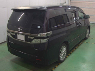 TOYOTA VELLFIRE 2013