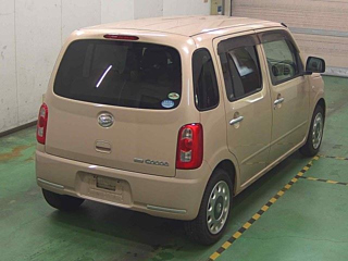 DAIHATSU MIRA 2010