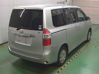 TOYOTA NOAH 2008