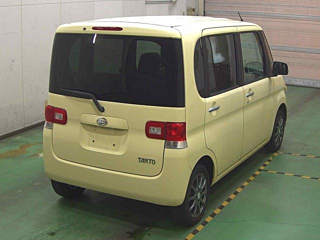 DAIHATSU TANTO 2010