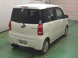 SUBARU LUCRA 2010