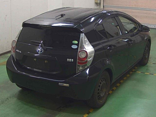 TOYOTA AQUA 2012