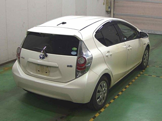 TOYOTA AQUA 2013