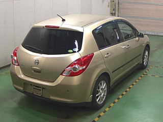 NISSAN TIIDA 2010