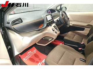 TOYOTA SIENTA 2016
