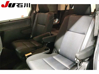 TOYOTA VOXY 2014