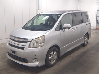 TOYOTA NOAH 2009