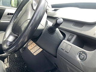 TOYOTA NOAH 2009