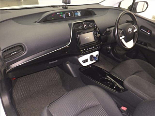 TOYOTA PRIUS 2018
