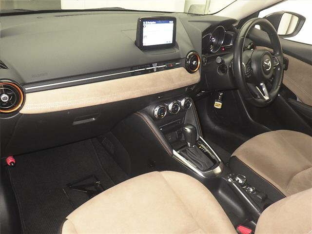 MAZDA DEMIO 2016