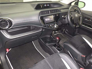 TOYOTA AQUA 2016