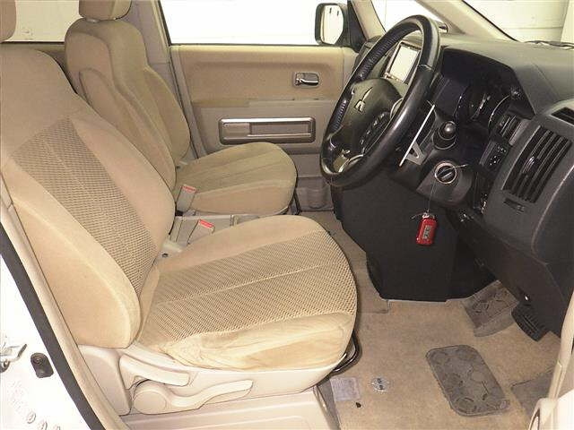 MITSUBISHI DELICA D5 2009