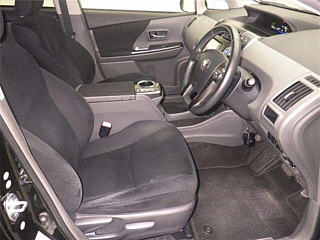 TOYOTA PRIUS ALPHA 2014