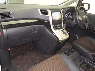 TOYOTA ALPHARD 2015