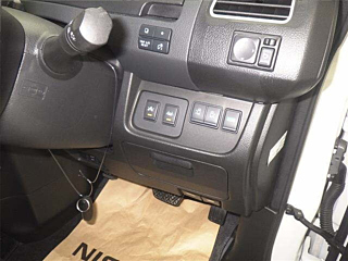 NISSAN SERENA 2015