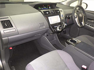 TOYOTA PRIUS ALPHA 2012