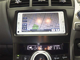 TOYOTA PRIUS ALPHA 2012