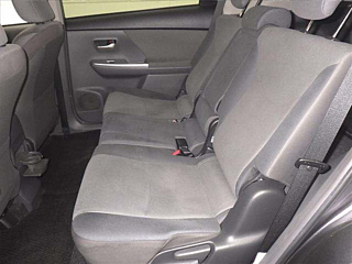 TOYOTA PRIUS ALPHA 2012