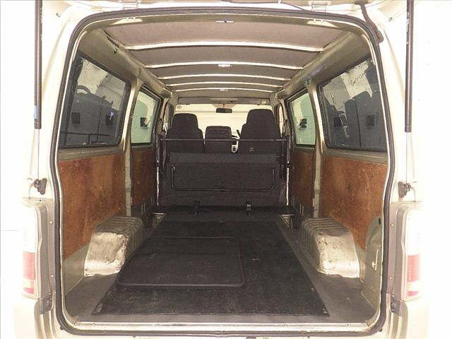 NISSAN CARAVAN VAN 2009