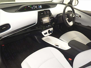 TOYOTA PRIUS 2016