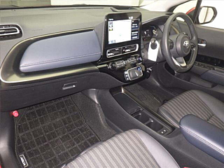 TOYOTA AQUA 2024