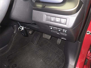 TOYOTA AQUA 2024