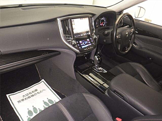 TOYOTA CROWN 2018