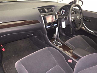TOYOTA PREMIO 2019