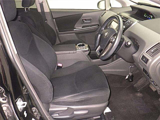 TOYOTA PRIUS ALPHA 2014