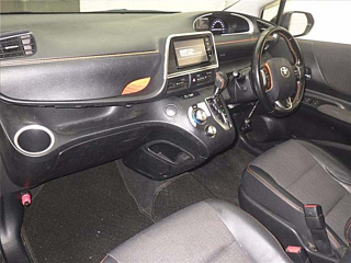 TOYOTA SIENTA 2018