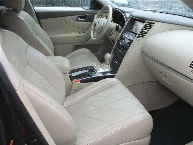 NISSAN INFINITI 2012