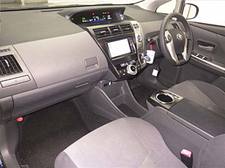 TOYOTA PRIUS ALPHA 2012