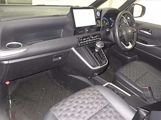 TOYOTA VOXY 2023