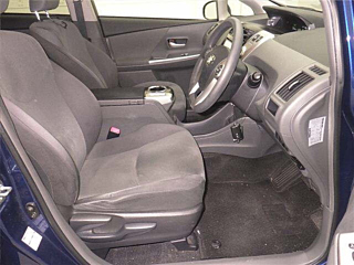 TOYOTA PRIUS ALPHA 2012