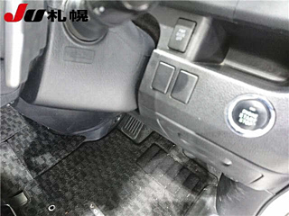 TOYOTA VOXY 2010