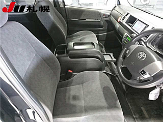 TOYOTA HIACE 2018