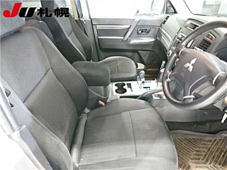 MITSUBISHI PAJERO 2013