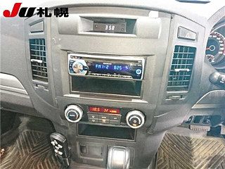 MITSUBISHI PAJERO 2013