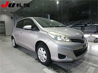 TOYOTA VITZ 2011