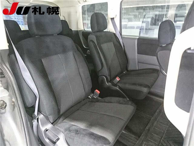 MITSUBISHI DELICA D5 2009
