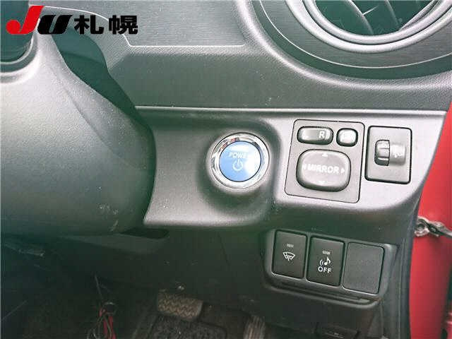 TOYOTA AQUA 2012