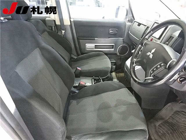 MITSUBISHI DELICA D5 2009