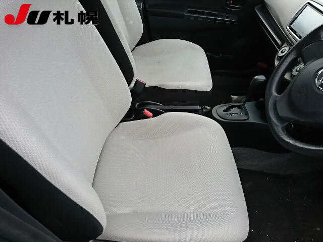 TOYOTA VITZ 2011