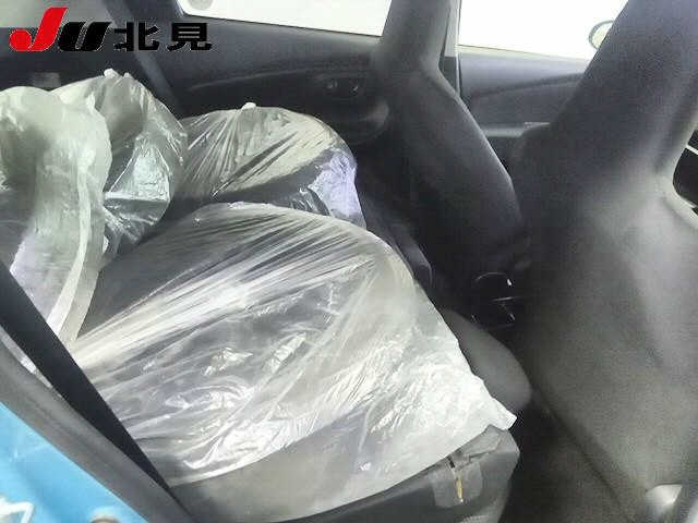 TOYOTA VITZ 2016