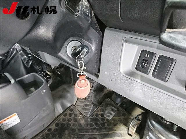 NISSAN CLIPPER VAN 2013