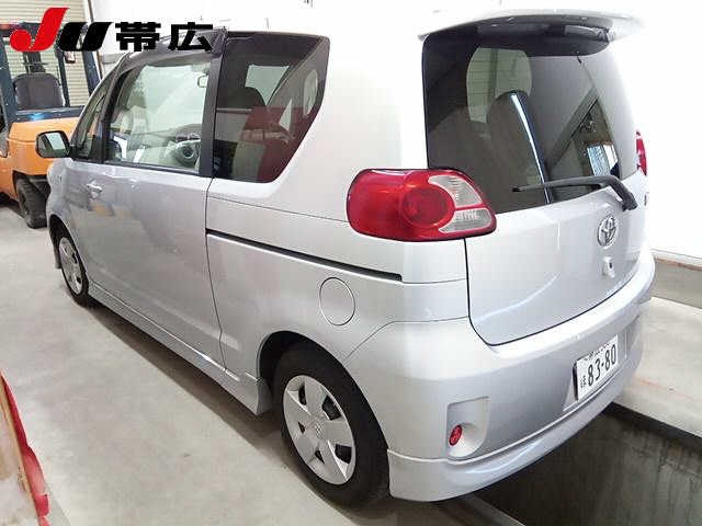 TOYOTA PORTE 2010