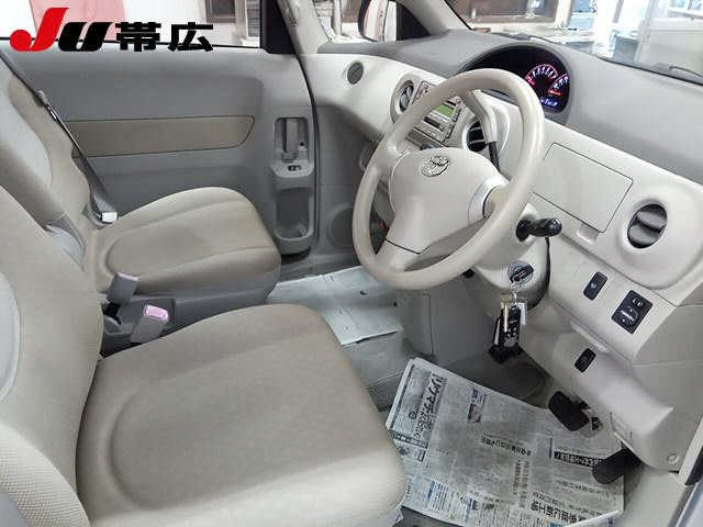 TOYOTA PORTE 2010